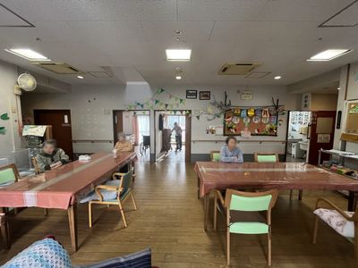広々としたダイニングルーム