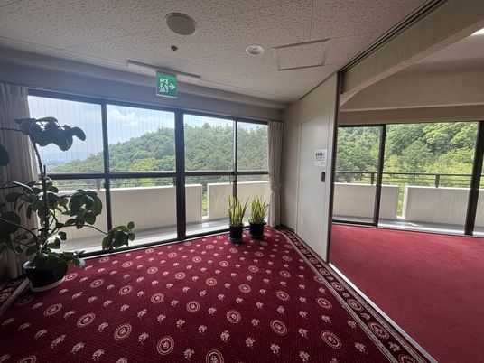 自然光の入る廊下