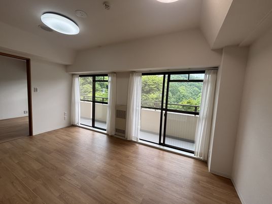 明るいスペースの居室