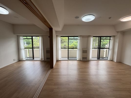 広く明るい室内