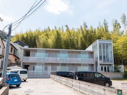 モダンな建物の外観