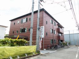 レンガ造りの建物外観