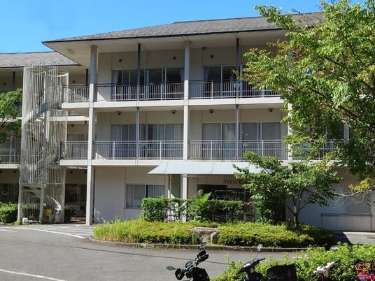 外観の建物正面  