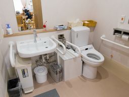 洗面台とトイレの設備