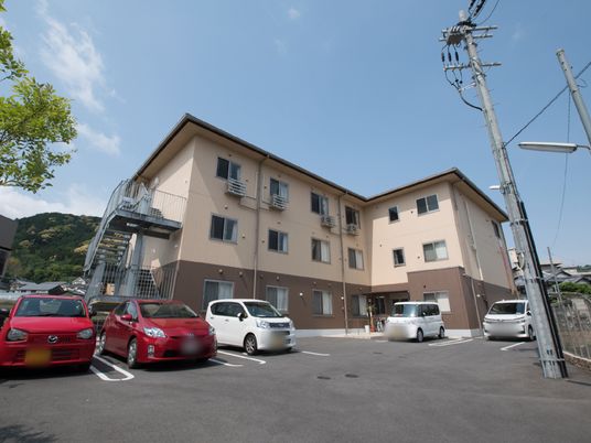 多階層建物の外観