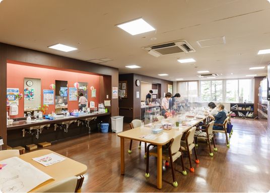 明るい広々とした部屋