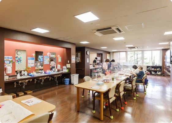 明るい広々とした部屋