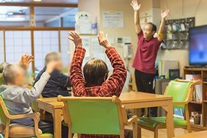体操を楽しむ様子の場所