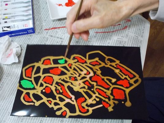 芸術活動を行う様子