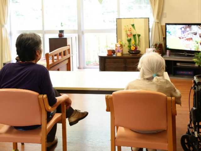 自然光のリビング リビング 広々としたリビングで、自然光が差し込みます。椅子に座りながらテレビ鑑賞が楽しめます。
