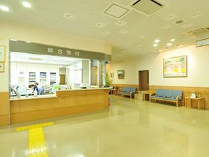 総合受付のあるエントランス