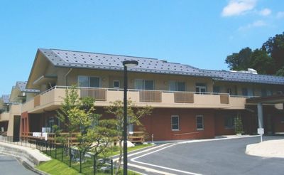 広い庭がある外観