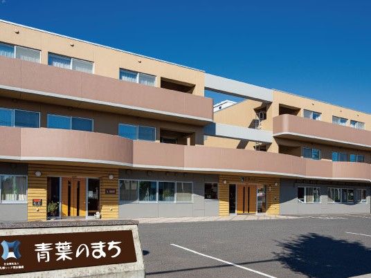 建物正面の外観  