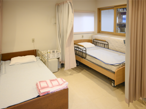 二床の居室  