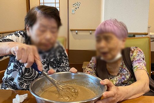 リビングでのお菓子作り