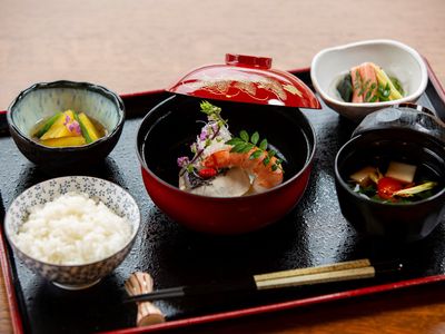 和風の食堂風景