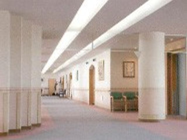 長い廊下の様子 廊下 開放感のある長い廊下です。ゆったりとしたスペースで、移動が快適に行えます。