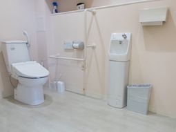 バリアフリーなトイレ空間