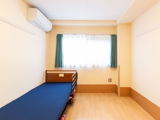 シンプルな居室の一角