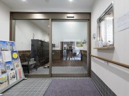 清潔なエントランス風景