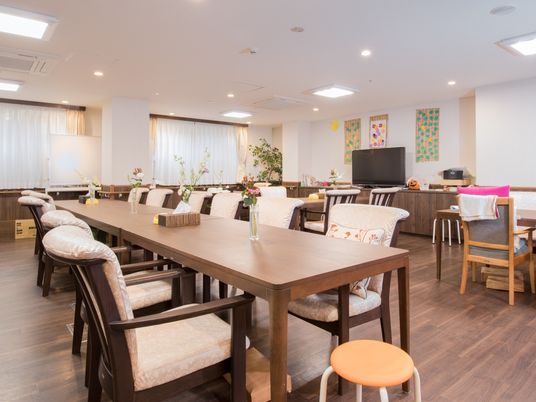 広々とした快適な食堂