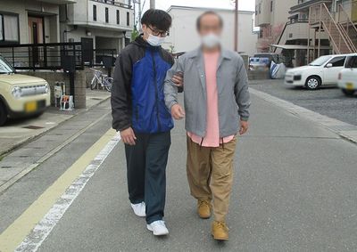 散歩中の様子 道路