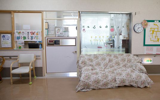 花柄ソファの居室