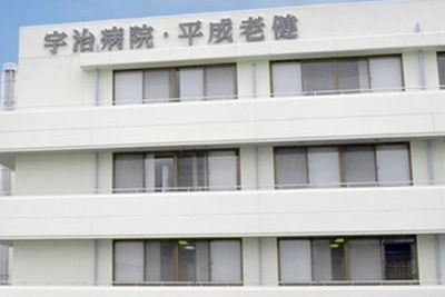 白い建物の外観