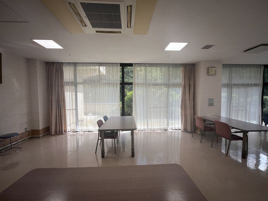 自然光が入るリビング