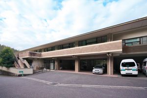 駐車スペースのある建物