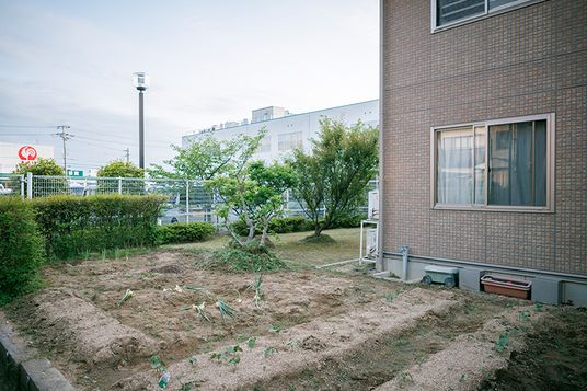 静かな庭の空間