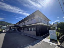 広々とした外観