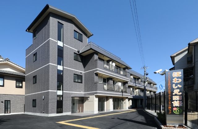 シンプルな外観建物 外観 スッキリとしたデザインが特徴の建物です。職場となる環境を感じることができます。