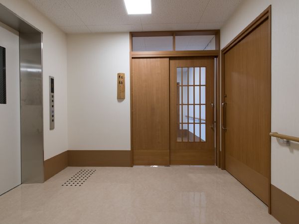 清潔な廊下の角