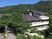 山あいの建物外観  