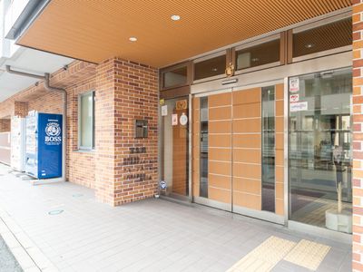 上品な入り口の玄関