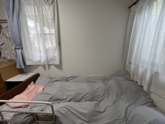 シンプルな個室の居室
