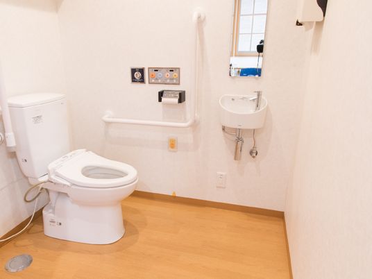 バリアフリーのトイレ空間