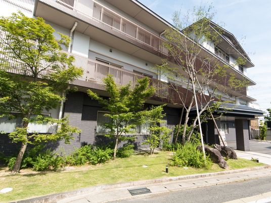 清潔感溢れる建物外観