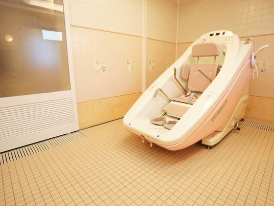 バリアフリーの浴室設備