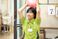 笑顔でボールを持つ人がいる場所