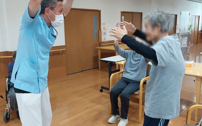 運動訓練の様子の室内