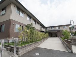 広々とした施設のエントランス