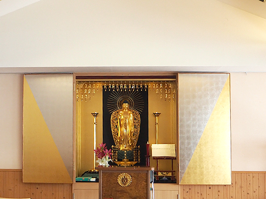 仏壇のある和室  