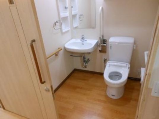 清潔なトイレの一室