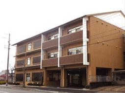 たたずまい落ち着く施設外観