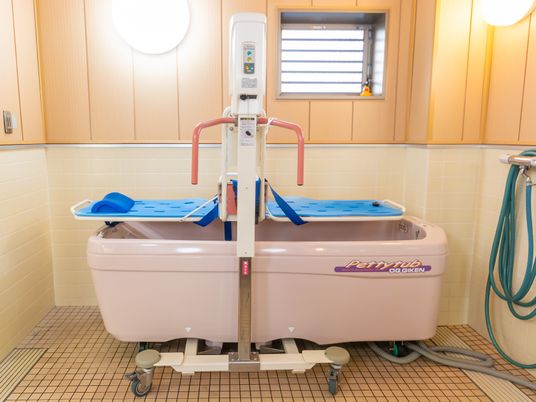 介護用リフト付き浴槽