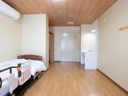 明るい居室の空間