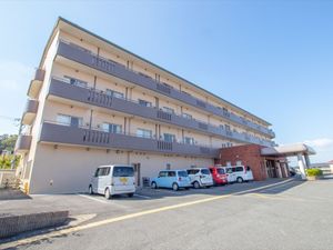 広々とした施設外観