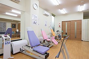 運動器具が揃う訓練室